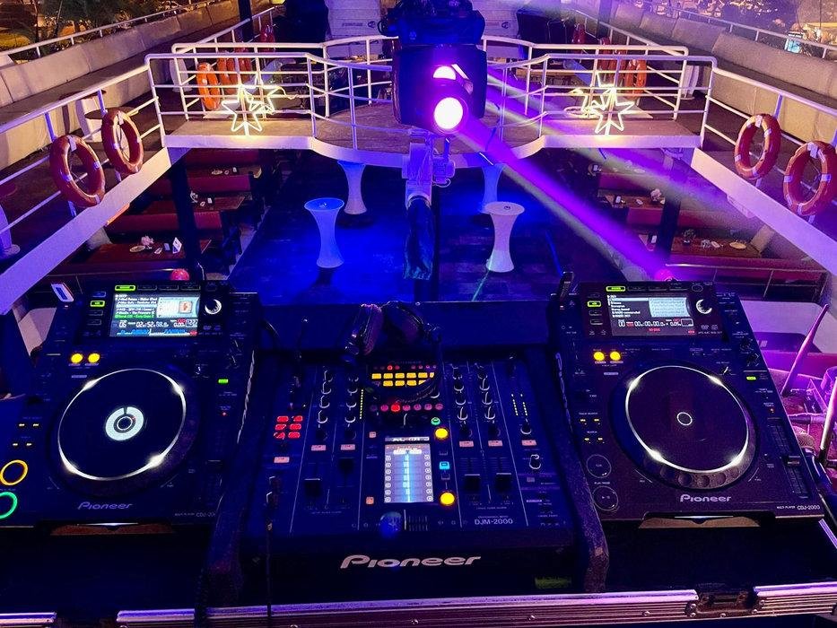 starcraft-boat-night-tour-01