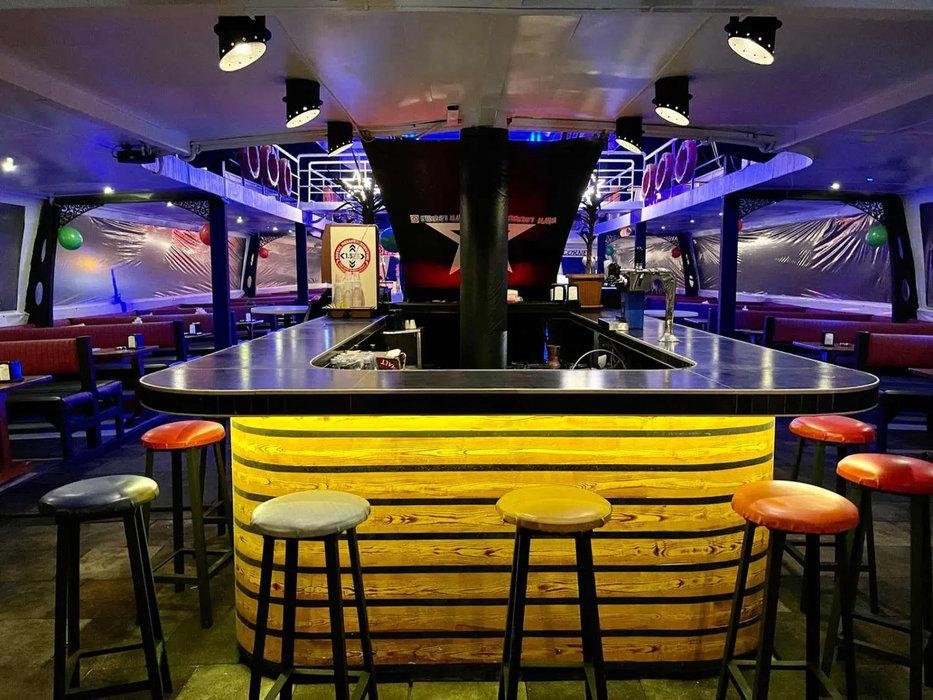 starcraft-boat-night-tour-03